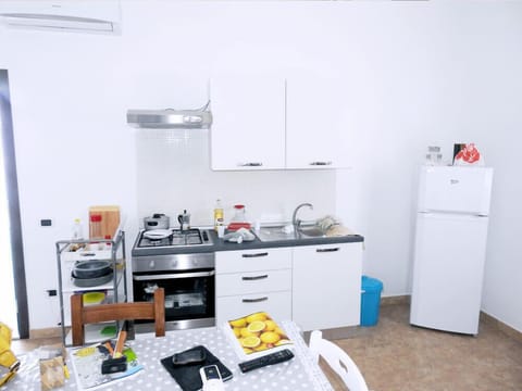 Superior Apartment, 1 Bedroom | Private kitchen