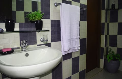 Standard Double Room with Shared Bathroom | Bathroom | Free toiletries, hair dryer, towels