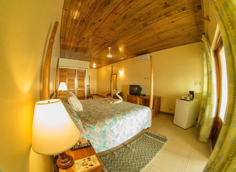 Standard Double Room, Sea View | Premium bedding, in-room safe, desk, blackout drapes
