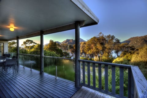 2 Bedroom Oceanfront Apartment  | Balcony