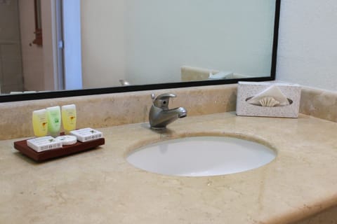 Family Suite, 2 Bedrooms | Bathroom | Shower, free toiletries, towels