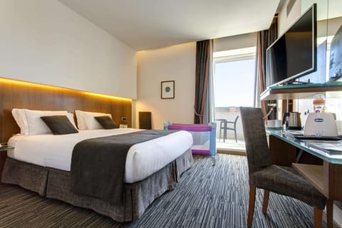 Superior Room, 1 King Bed | Premium bedding, memory foam beds, minibar, in-room safe