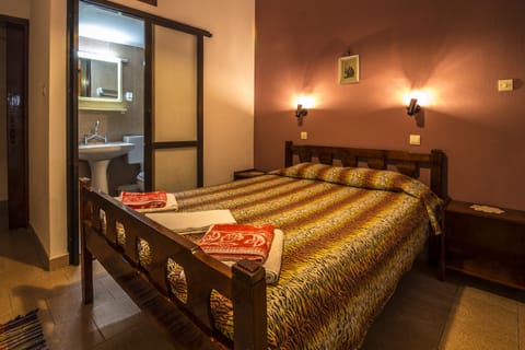 Economy Room | Soundproofing, free WiFi, bed sheets