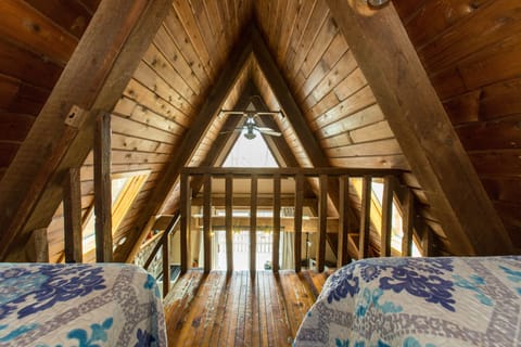 Standard Cottage, Private Bathroom, Lake View (A-Frame Pawpaw Cottage) | Interior