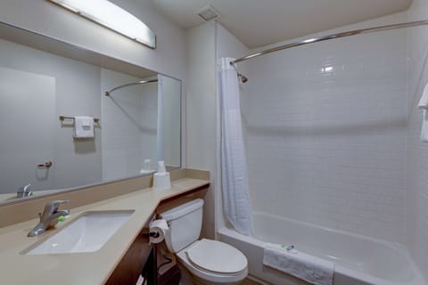 Combined shower/tub, eco-friendly toiletries, hair dryer, towels