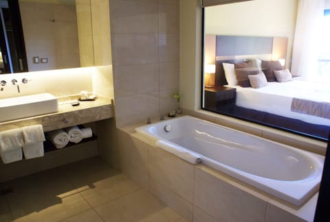 Superior Double or Twin Room | Bathroom | Separate tub and shower, deep soaking tub, free toiletries, hair dryer