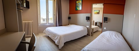 Desk, soundproofing, iron/ironing board, free WiFi