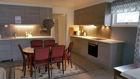 Apartment, 3 Bedrooms | Private kitchen | Fridge, microwave