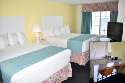 Deluxe Room, Lake View | Blackout drapes, iron/ironing board, free WiFi, bed sheets