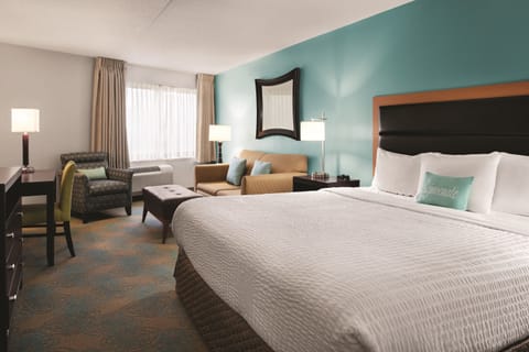 Premier Room, 1 King Bed with Sofa bed | Egyptian cotton sheets, premium bedding, desk, blackout drapes