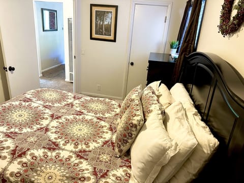 Primary bedroom with Queen Size bed