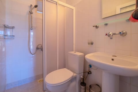 Triple Room, 2 Bedrooms, Sea View | Bathroom | Shower, free toiletries, hair dryer, slippers