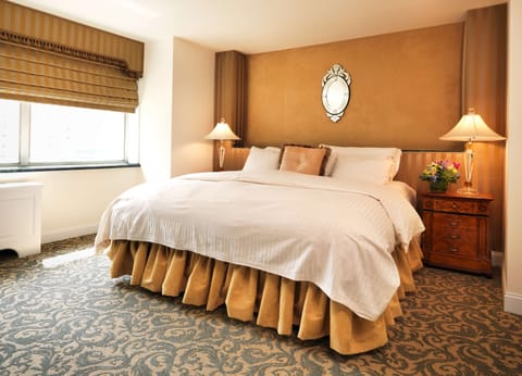 Luxury 2 Bedroom Suite | Frette Italian sheets, premium bedding, down comforters, pillowtop beds