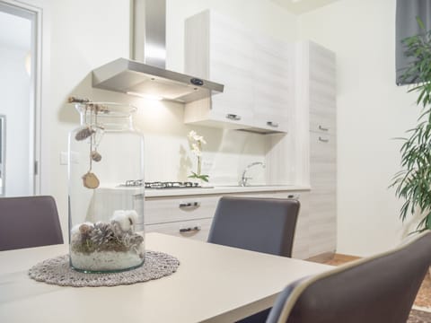 Suite, 1 Bedroom, Grand Canal View | In-room dining