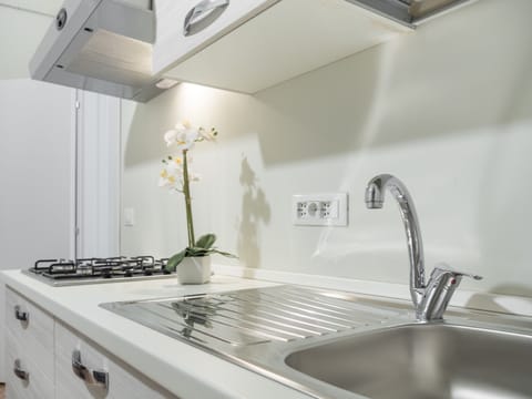 Suite, 1 Bedroom, Grand Canal View | Private kitchen