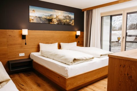 Deluxe Apartment, 1 Bedroom | 1 bedroom, in-room safe, desk, free WiFi