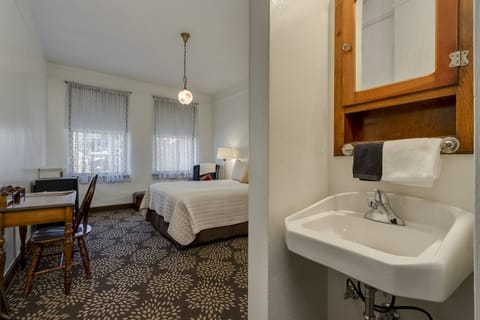 Room, Private Bathroom, Mountain View | Individually decorated, free WiFi, bed sheets