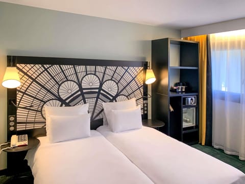 In-room safe, desk, soundproofing, iron/ironing board