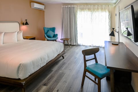 Premium Room, 1 King Bed, Patio, Pool View, Accessible | Premium bedding, down comforters, pillowtop beds, desk