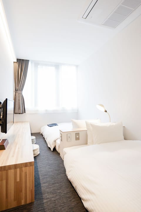 Standard Twin Room | In-room safe, iron/ironing board, free WiFi, bed sheets