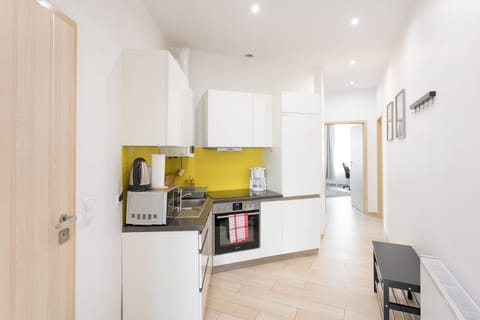 Apartment, 2 Bedrooms + 1 Living Room (TOP 6) | Shared kitchen | Full-size fridge, microwave, oven, stovetop