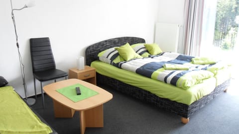 Standard Apartment, 1 Double Bed (1- Raumappartment) | 1 bedroom, individually furnished, desk, free cribs/infant beds