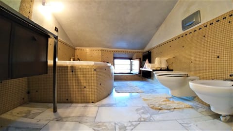 Superior Double Room | Bathroom | Hair dryer, towels, soap, toilet paper