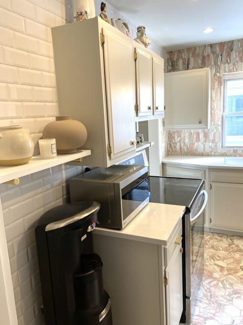 Newly updated kitchen with beautiful Norwegian marble!