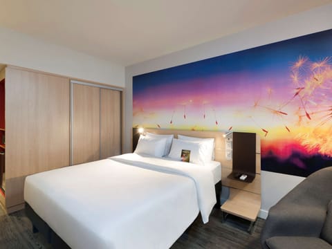 Superior Room, 1 Double Bed | Minibar, in-room safe, desk, laptop workspace