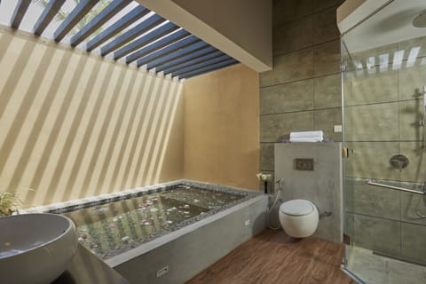 Premium Villa with Garden View | Bathroom | Shower, free toiletries, slippers, bidet