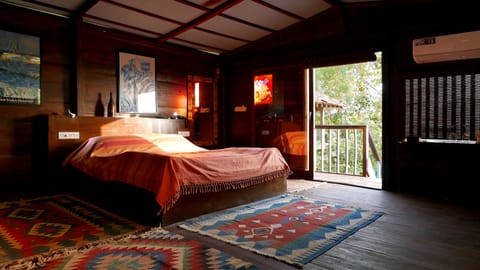 Tree House | Minibar, rollaway beds, free WiFi