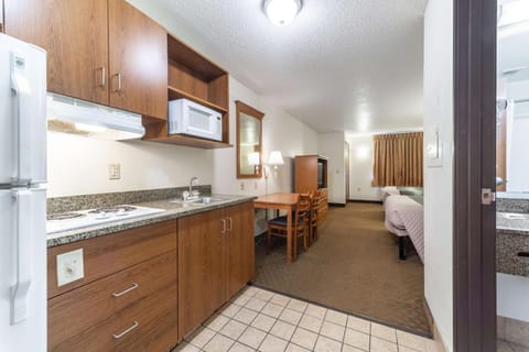 Standard Room, 1 King Bed, Accessible | Private kitchen | Full-size fridge, microwave