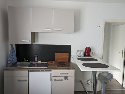 Standard Apartment, 1 Queen Bed with Sofa bed | Private kitchenette | Mini-fridge, coffee/tea maker, electric kettle