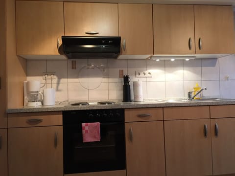 Comfort Apartment, 1 Bedroom, Terrace, Garden Area (zuzüglich Endreinigung 79,00 EUR) | Private kitchen | Fridge, stovetop, dishwasher, coffee/tea maker