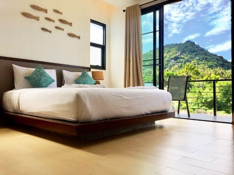 Deluxe Studio Suite, 1 Bedroom, Non Smoking, Hill View | Minibar, desk, blackout drapes, rollaway beds