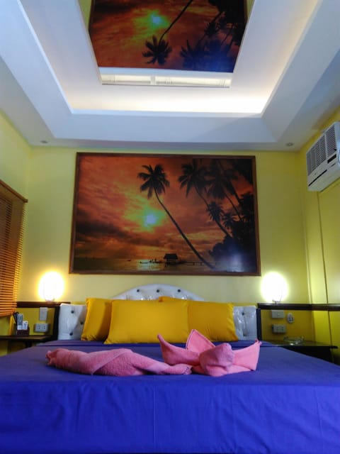 Superior Single Room, 1 Queen Bed | 1 bedroom, premium bedding, memory foam beds, in-room safe