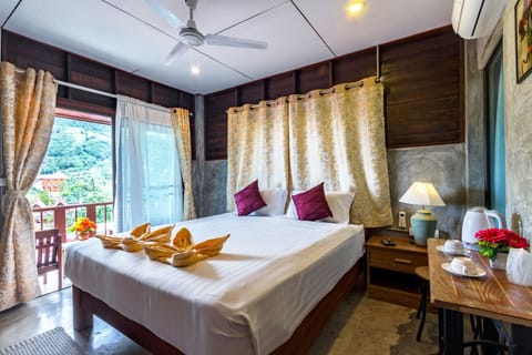 Deluxe Bungalow with Balcony | Minibar, in-room safe, free WiFi, bed sheets