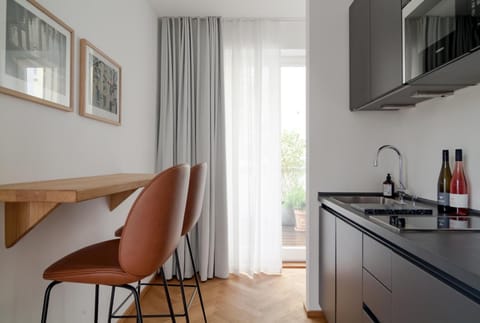 Classic Apartment | Private kitchen | Full-size fridge, microwave, stovetop, dishwasher