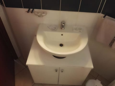 Apartment, 1 Bedroom | Bathroom sink