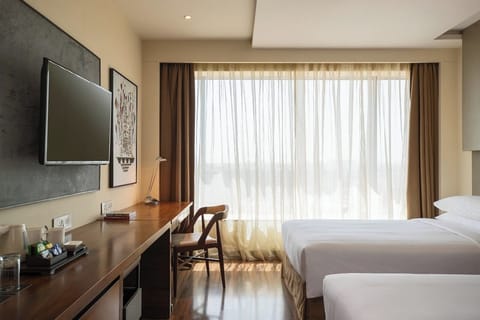 Superior Room, 2 Twin Beds, Non Smoking | Living area | 40-inch LED TV with cable channels, TV, pay movies