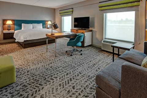 Suite, 1 King Bed, Accessible (Hearing) | Premium bedding, in-room safe, desk, laptop workspace