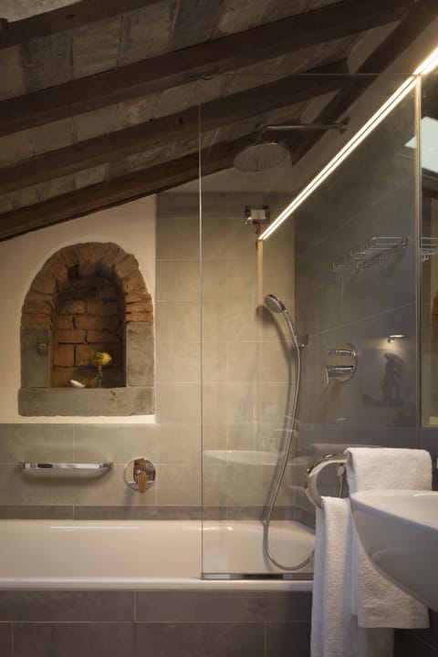 Suite, City View | Bathroom | Free toiletries, hair dryer, bidet, towels