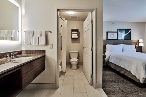 Suite, 1 Bedroom, Kitchen | Bathroom | Hair dryer, towels
