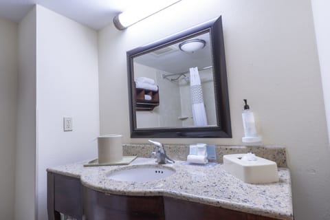 Standard room with two queen beds | Bathroom | Combined shower/tub, rainfall showerhead, free toiletries, hair dryer