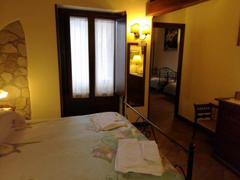 Premium bedding, down comforters, in-room safe, individually decorated