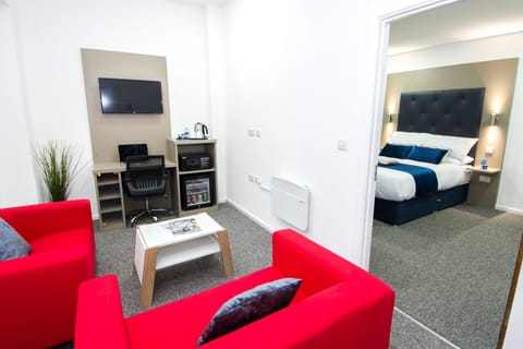 Executive Double Room | Soundproofing, iron/ironing board, free WiFi, bed sheets