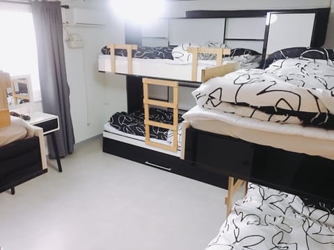 Shared Dormitory, Women only (6 people) | Premium bedding, blackout drapes, free WiFi