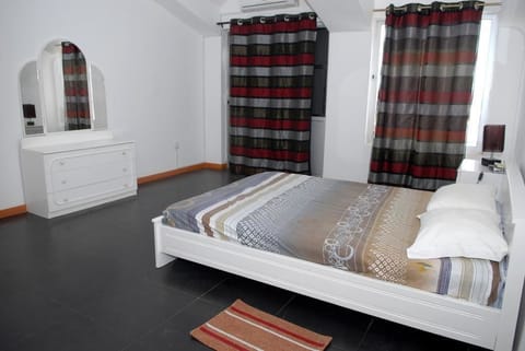 Apartment, 2 Bedrooms | Premium bedding, iron/ironing board, rollaway beds, free WiFi