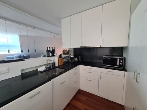 Apartment, 2 Bedrooms, Lake View | Private kitchen | Fridge, oven, stovetop, dishwasher