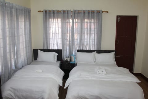 Deluxe Twin Room, Multiple Beds, Private Bathroom, Valley View | Soundproofing, free WiFi, bed sheets